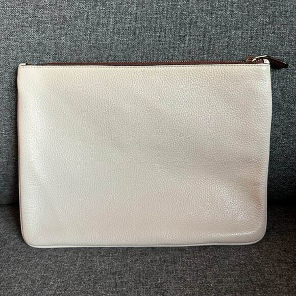 NWT! RARE! F77886 COACH X WHISBE VANDAL GUMMY BEAR LARGE WRISTLET 30 CHALK POUCH - Picture 3 of 8